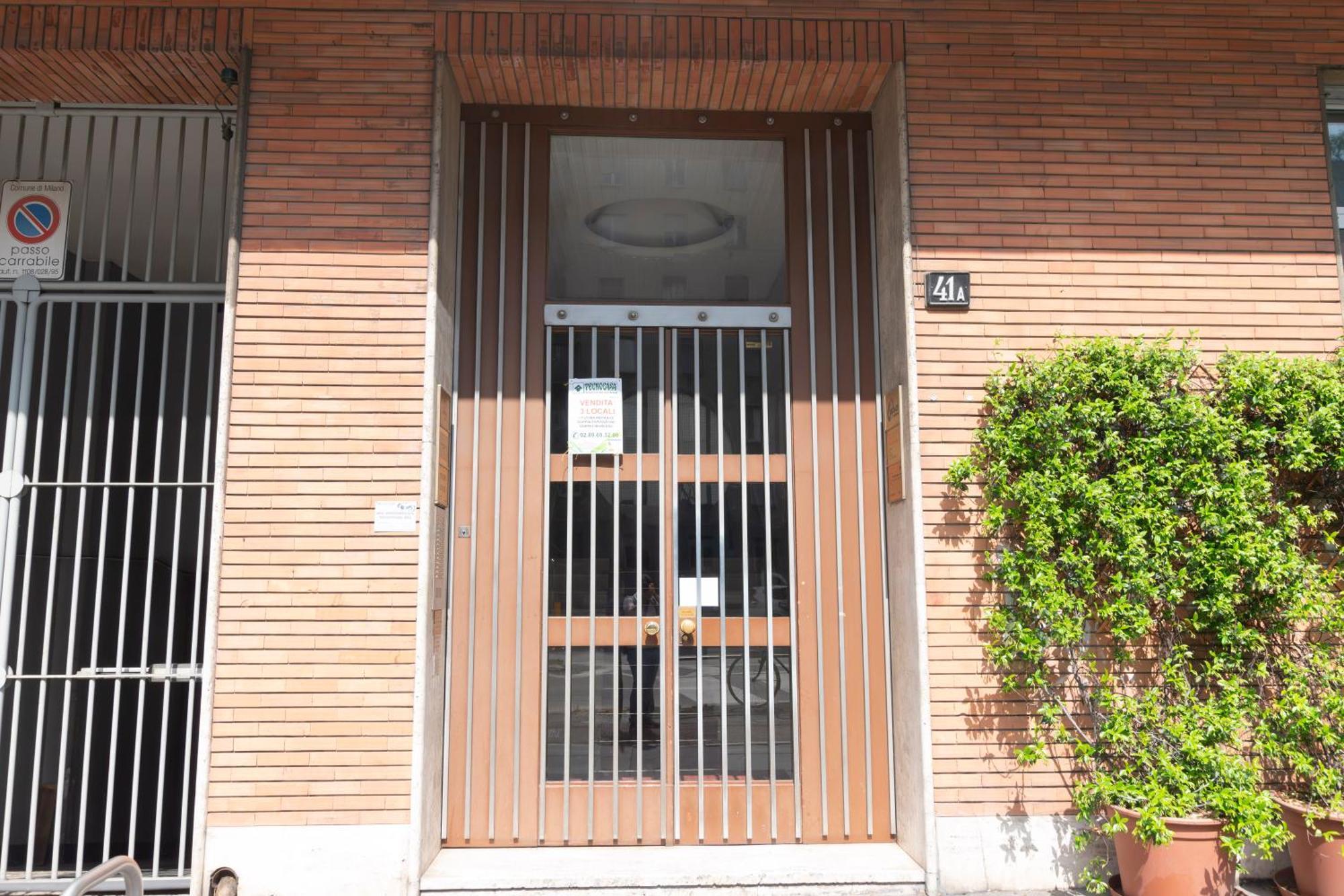 Apartamento Modern & Stylish Near Isola & Station Milán