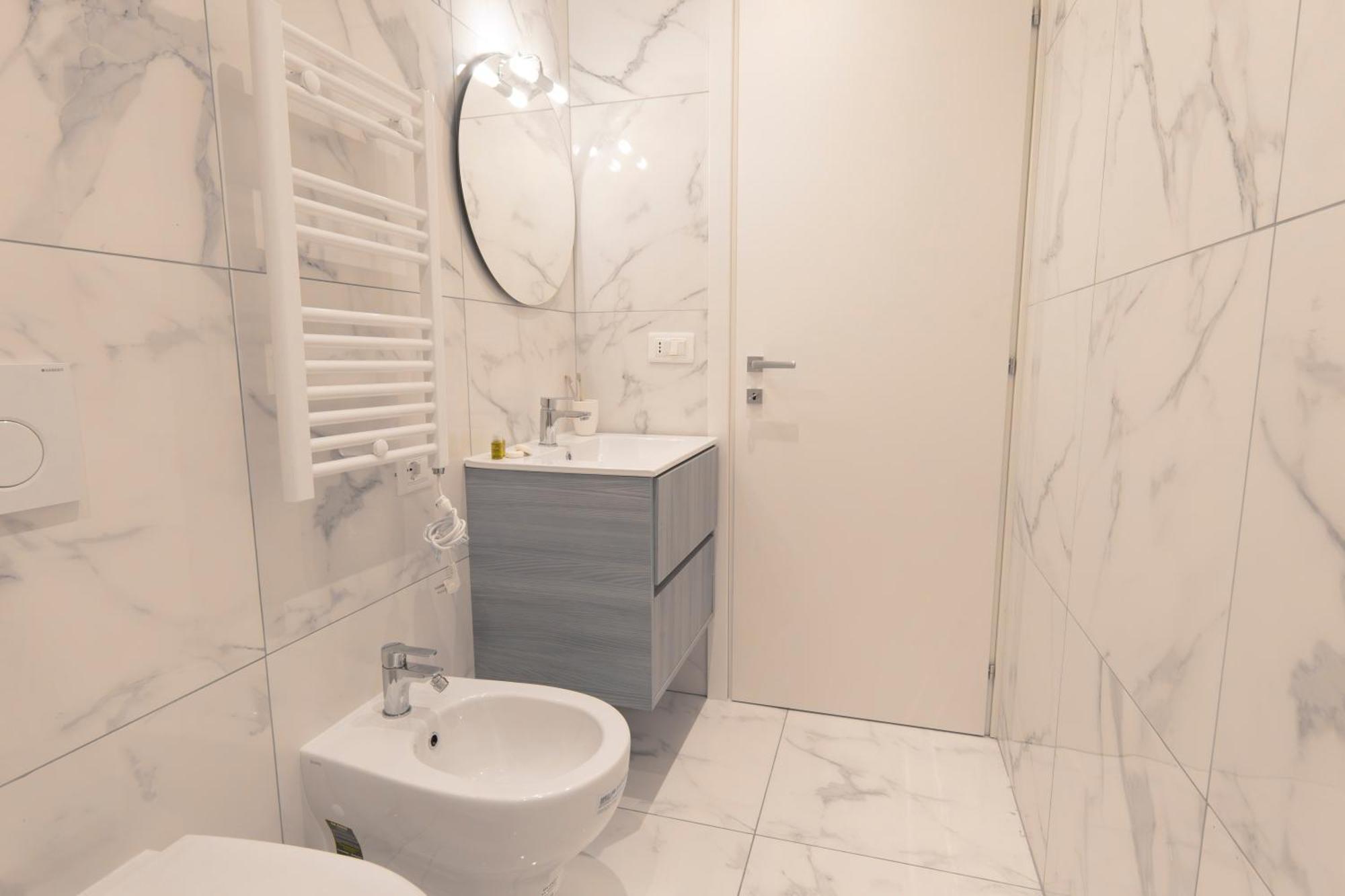 Apartamento Modern & Stylish Near Isola & Station Milán